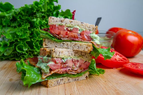BLT (Bacon Lettuce and Tomato Sandwich)