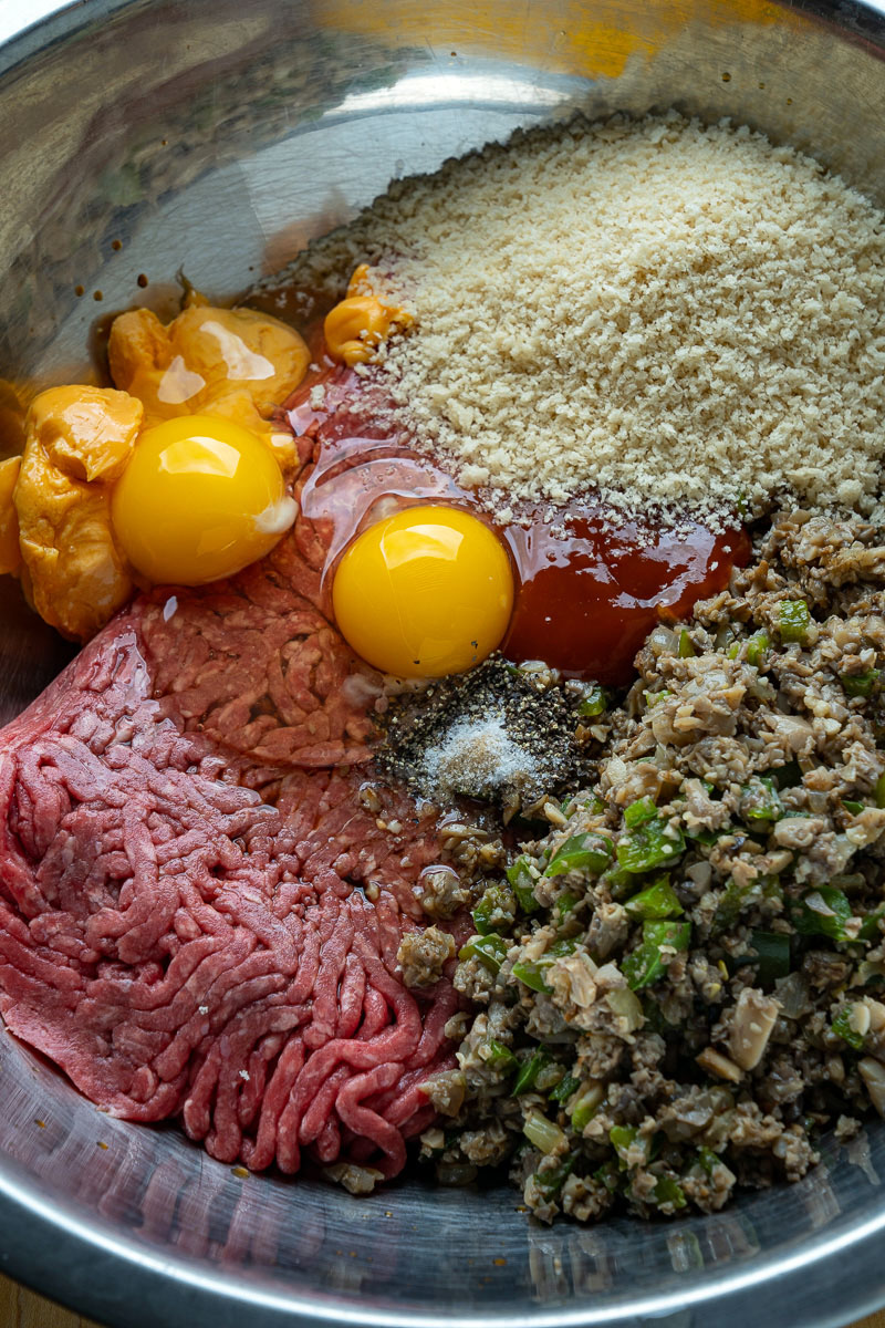 https://www.closetcooking.com/wp-content/uploads/2021/02/Philly-Cheesesteak-Meatloaf-1200-9839.jpg