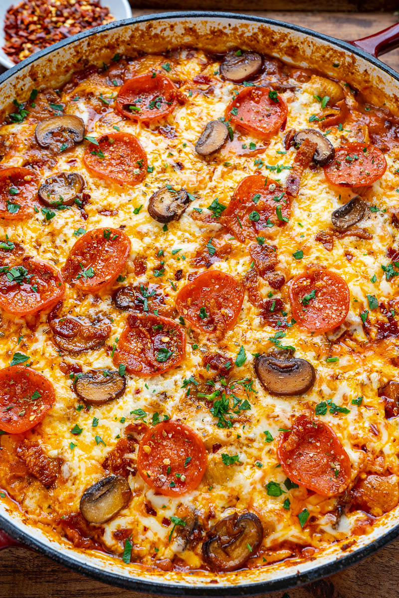 Pepperoni Pizza Pasta - Closet Cooking An easy to make one-pan pasta  inspired by pizza with beef, bacon, pepperoni, and mushrooms in a tomato  sauce all topped with plenty of melted cheese.